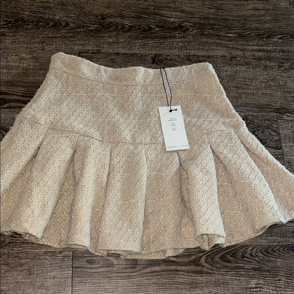 Kendall & Kylie Textured Cream Skater Skirt